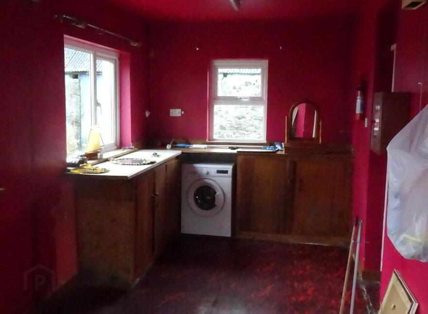 Menlough Village, Menlough, H53RW94