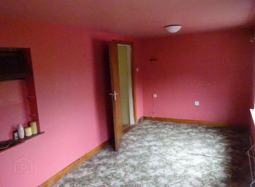 Menlough Village, Menlough, H53RW94