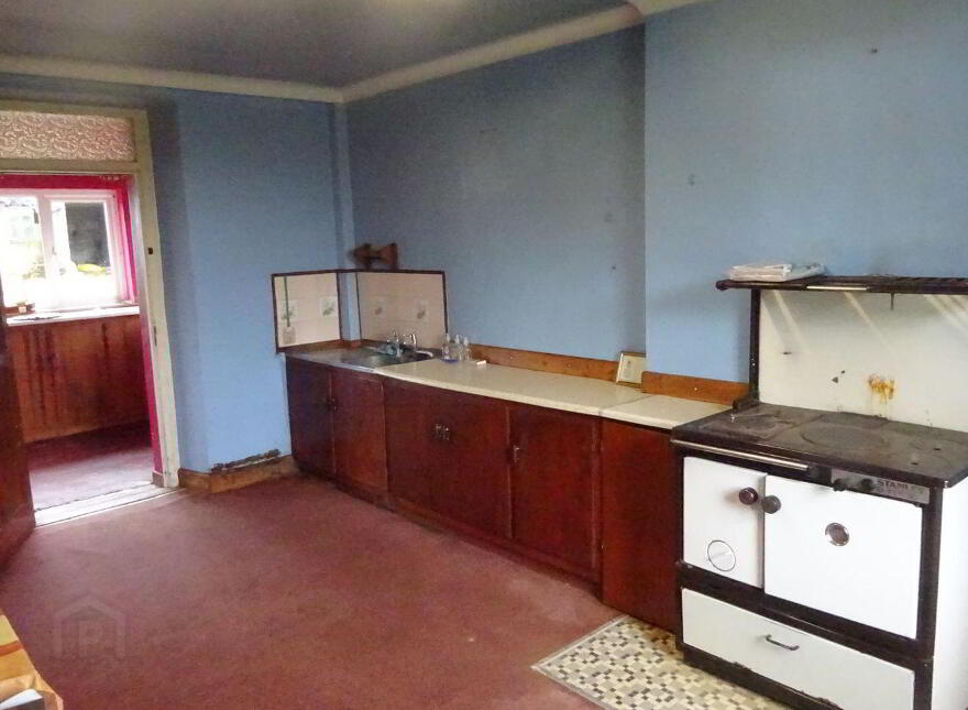 Menlough Village, Menlough, H53RW94