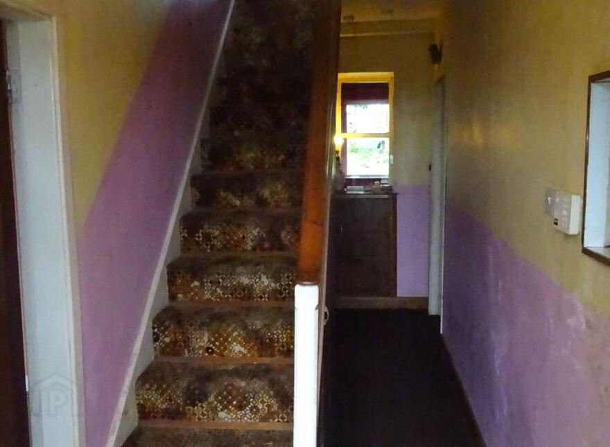 Menlough Village, Menlough, H53RW94