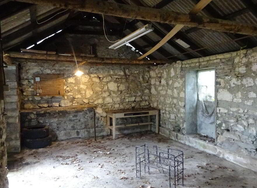 Menlough Village, Menlough, H53RW94