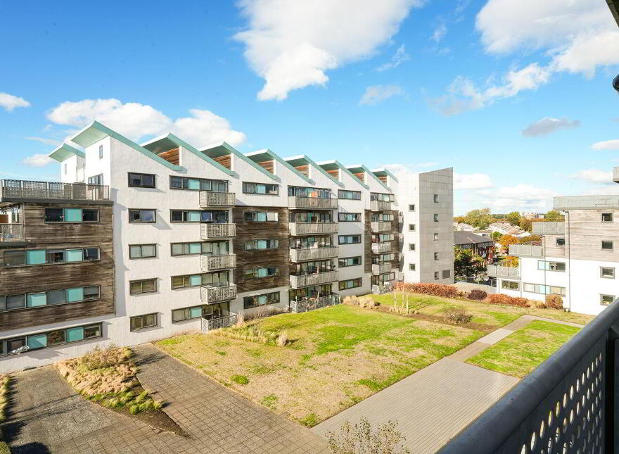151 New Seskin Court, Tallaght, Tallaght, D24
