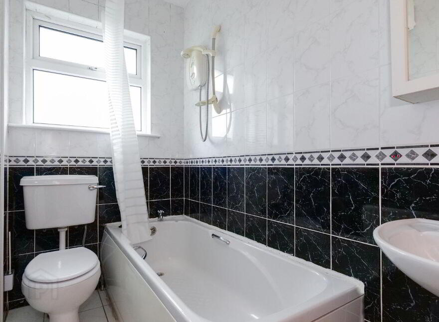 84 Sandyvale Lawn, Headford Road, H91E33W