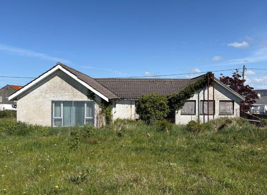 Former HSE Building, Station Road, Falcarragh, F92ER80