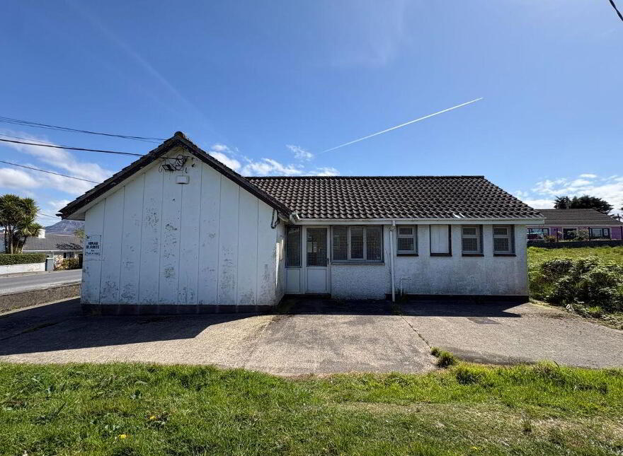 Former HSE Building, Station Road, Falcarragh, F92ER80
