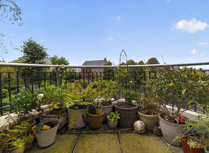 9 Bayside Apartments, 24 Ballyholme Road, Bangor, BT20 5JS