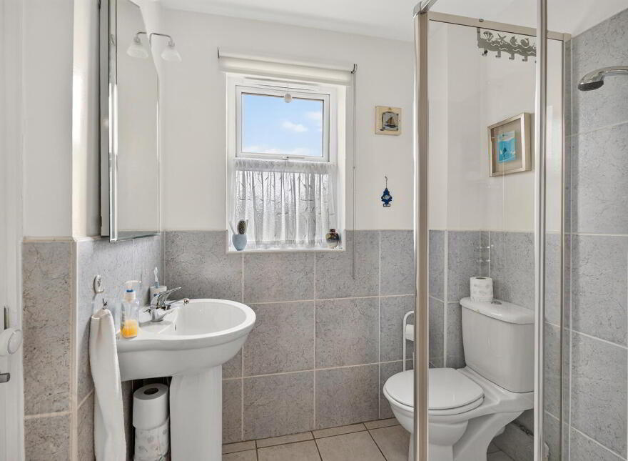 9 Bayside Apartments, 24 Ballyholme Road, Bangor, BT20 5JS