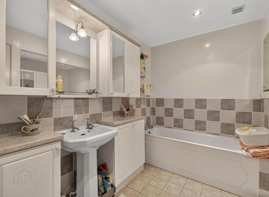 9 Bayside Apartments, 24 Ballyholme Road, Bangor, BT20 5JS