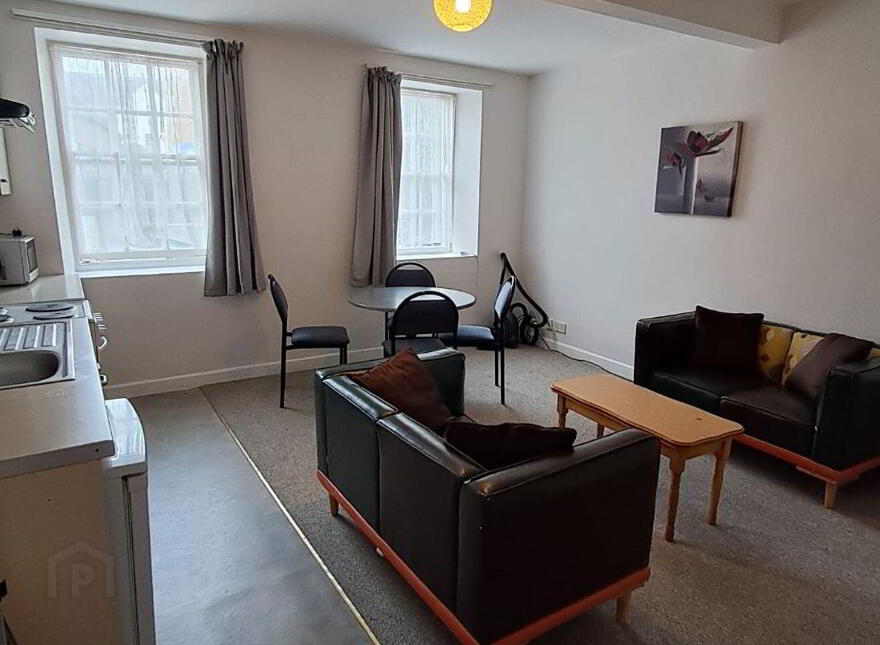 Flat At 13 14 Henrietta Street, Waterford City Centre, Waterford City Centre, X91VW27