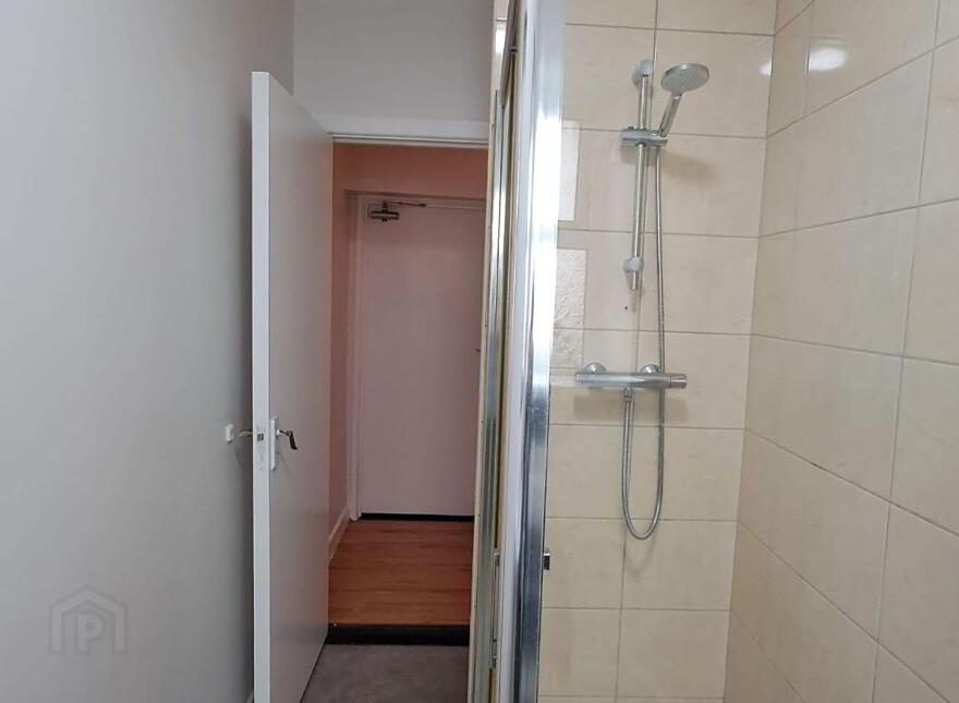 Flat At 13 14 Henrietta Street, Waterford City Centre, Waterford City Centre, X91VW27