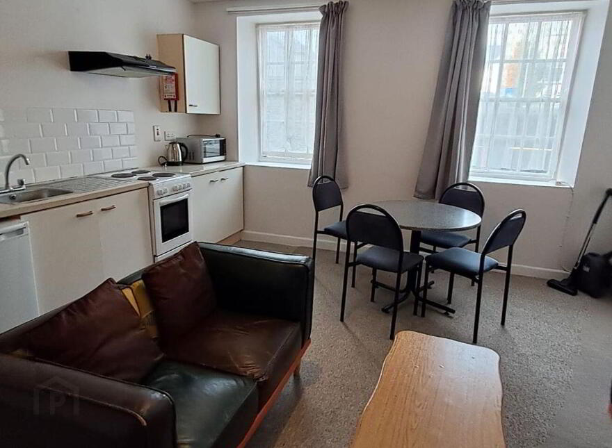 Flat At 13 14 Henrietta Street, Waterford City Centre, Waterford City Centre, X91VW27