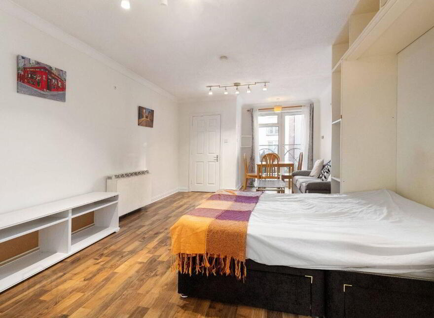 Apartment 33 Traders Wharf, Ushers Quay, Dublin 8, D08K7Y7