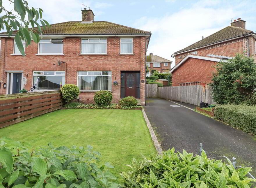 39 Wanstead Road, Dundonald, Belfast, BT16 2EJ