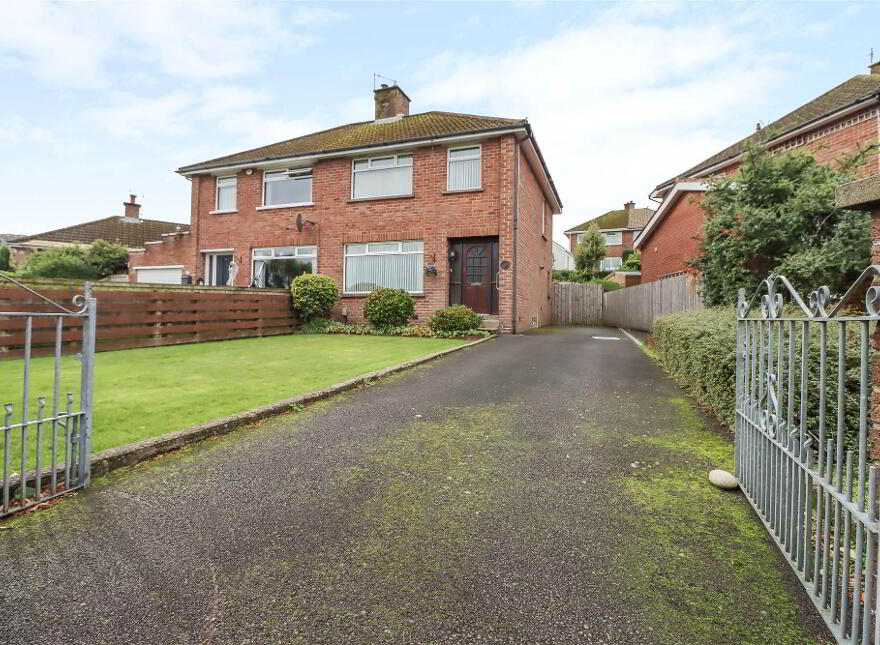 39 Wanstead Road, Dundonald, Belfast, BT16 2EJ
