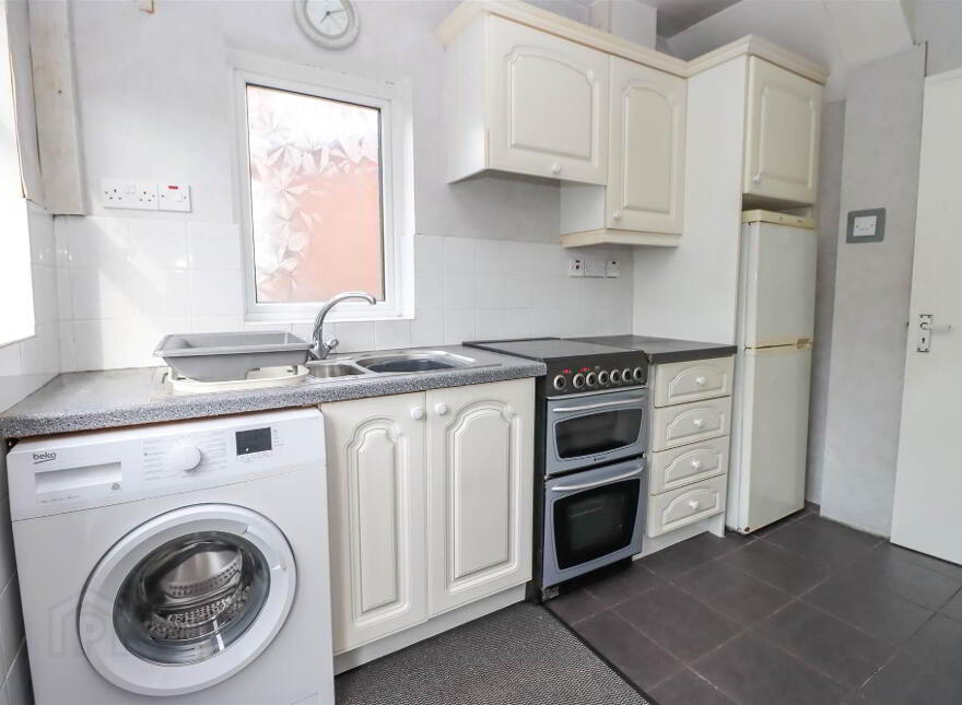 39 Wanstead Road, Dundonald, Belfast, BT16 2EJ