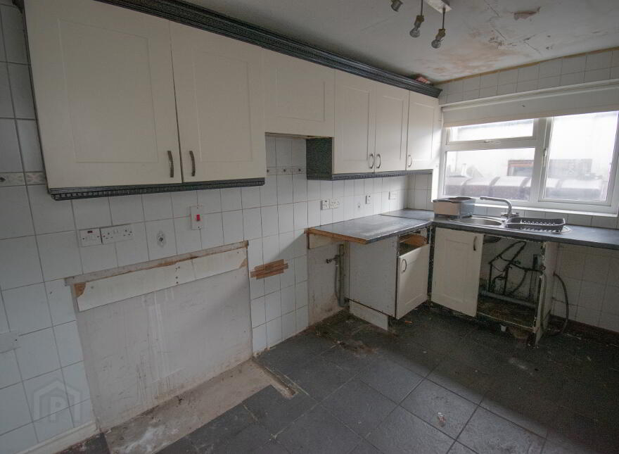 200 Queen Street, Ballymena, BT42 2BQ
