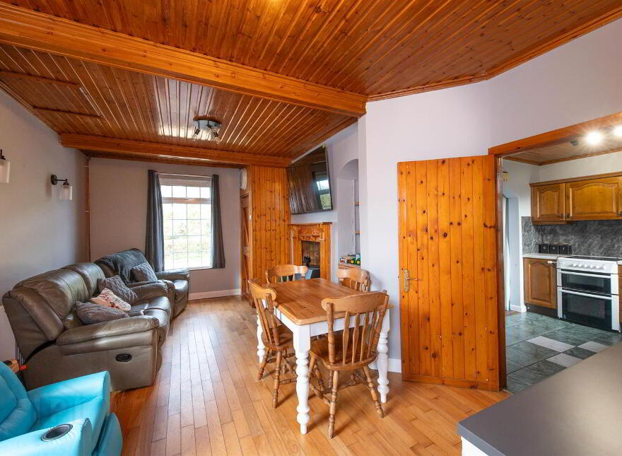 43 Glassdrumman Road, Ballynahinch, BT24 8UX
