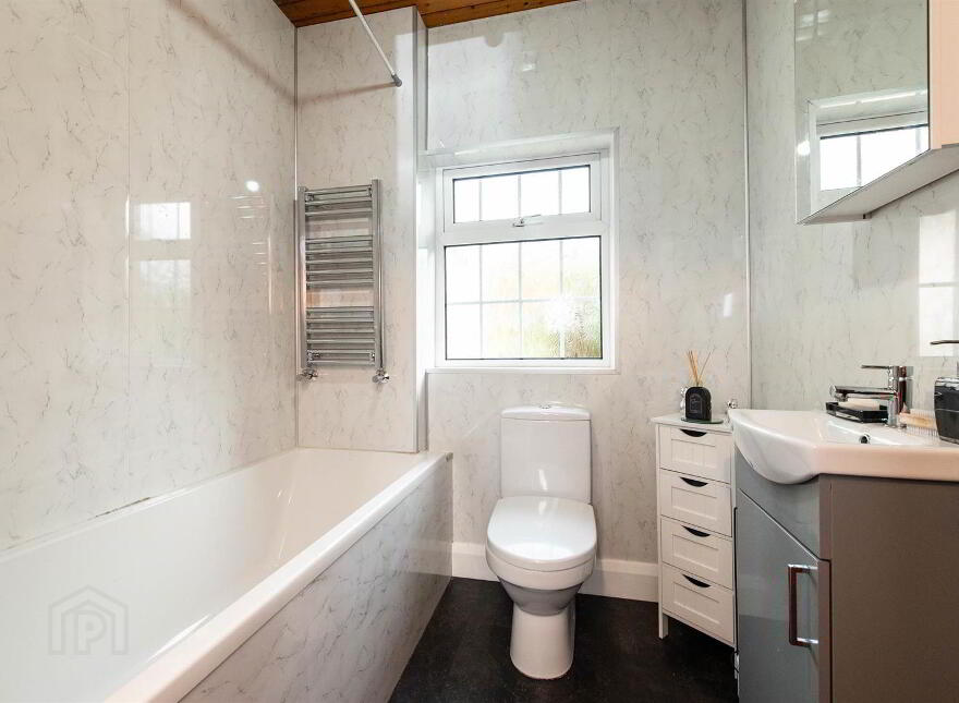 43 Glassdrumman Road, Ballynahinch, BT24 8UX