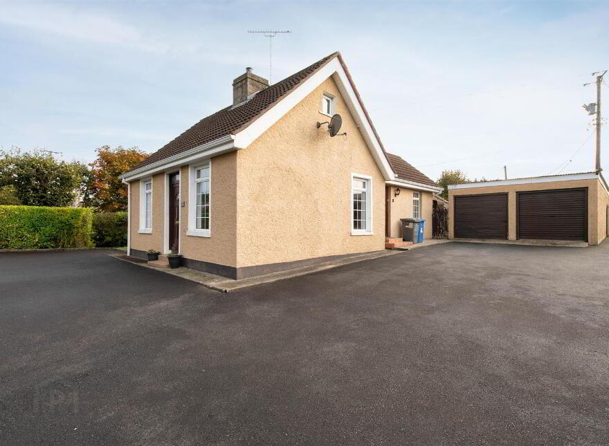 43 Glassdrumman Road, Ballynahinch, BT24 8UX
