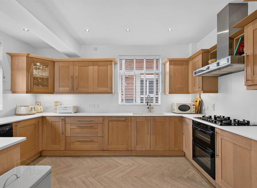 5 Upton Park, Upper Lisburn Road, Belfast, BT10 0LZ