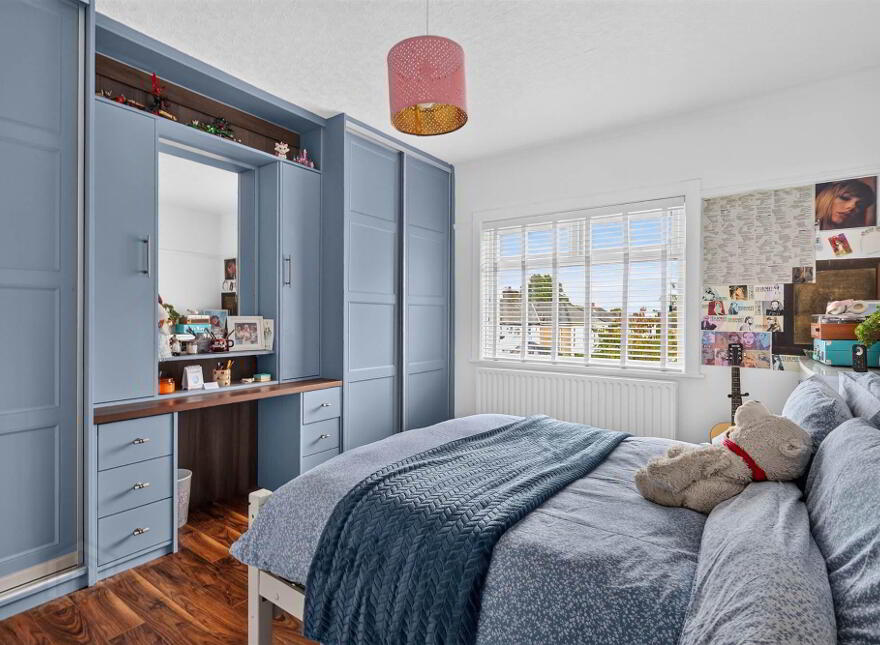 5 Upton Park, Upper Lisburn Road, Belfast, BT10 0LZ