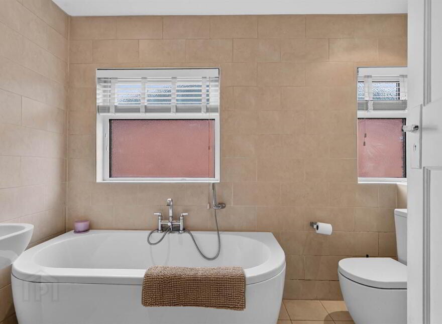 5 Upton Park, Upper Lisburn Road, Belfast, BT10 0LZ