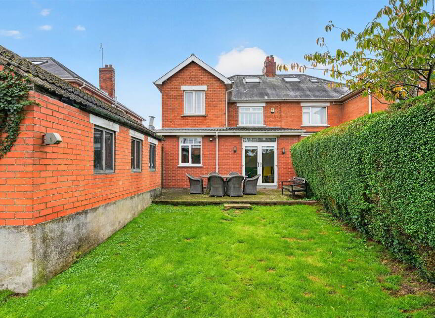 5 Upton Park, Upper Lisburn Road, Belfast, BT10 0LZ