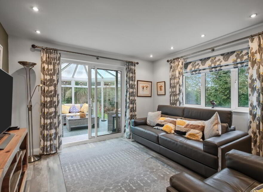 2 Lisbarnet Court, Comber, Newtownards, BT23 6AX