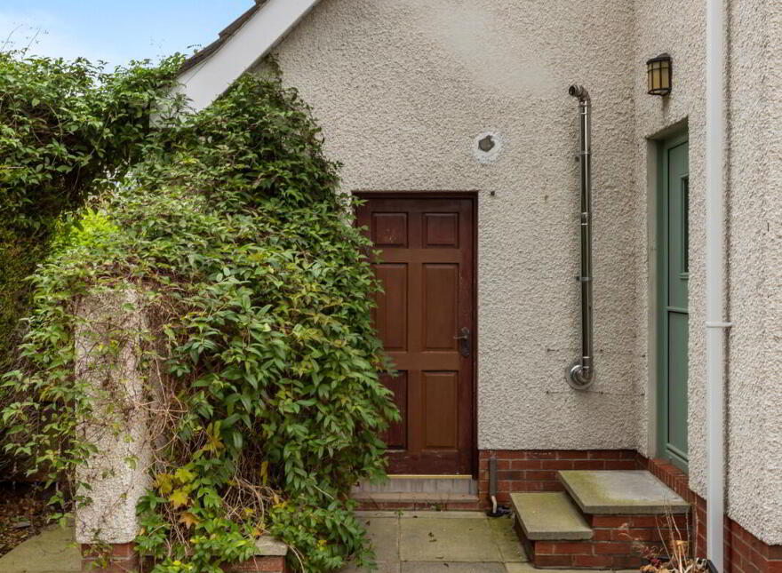 2 Lisbarnet Court, Comber, Newtownards, BT23 6AX