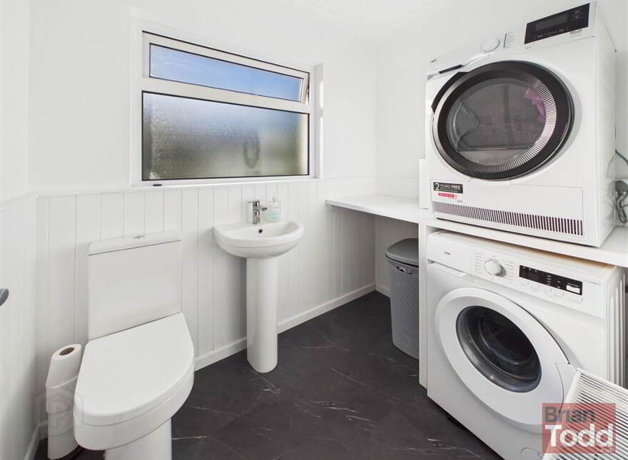 Wellington Avenue, Larne, BT40 1EH