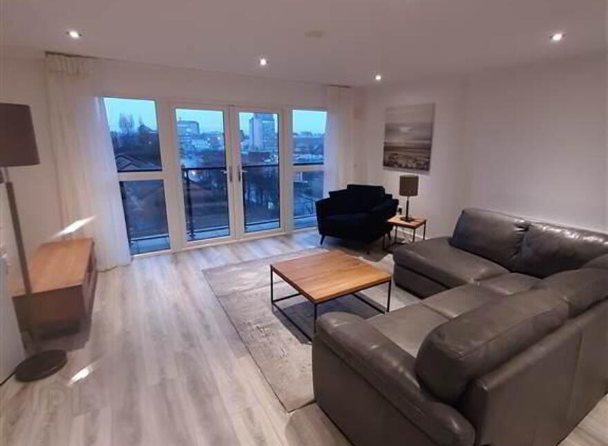 Apt 8 The Sandford Building, 21 Bridge End, Belfast, BT5 4AW