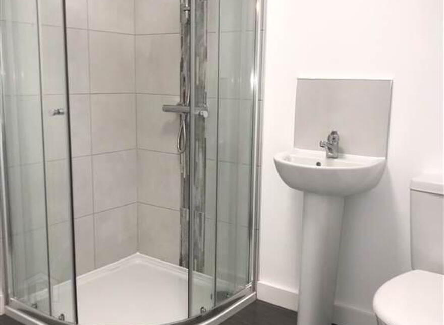 Apt 8 The Sandford Building, 21 Bridge End, Belfast, BT5 4AW