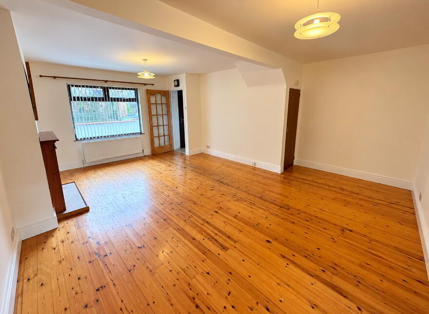 28 Scrabo Road, Newtownards, BT23 4NR