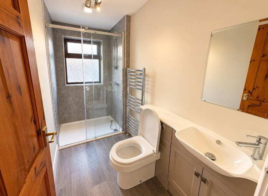 28 Scrabo Road, Newtownards, BT23 4NR