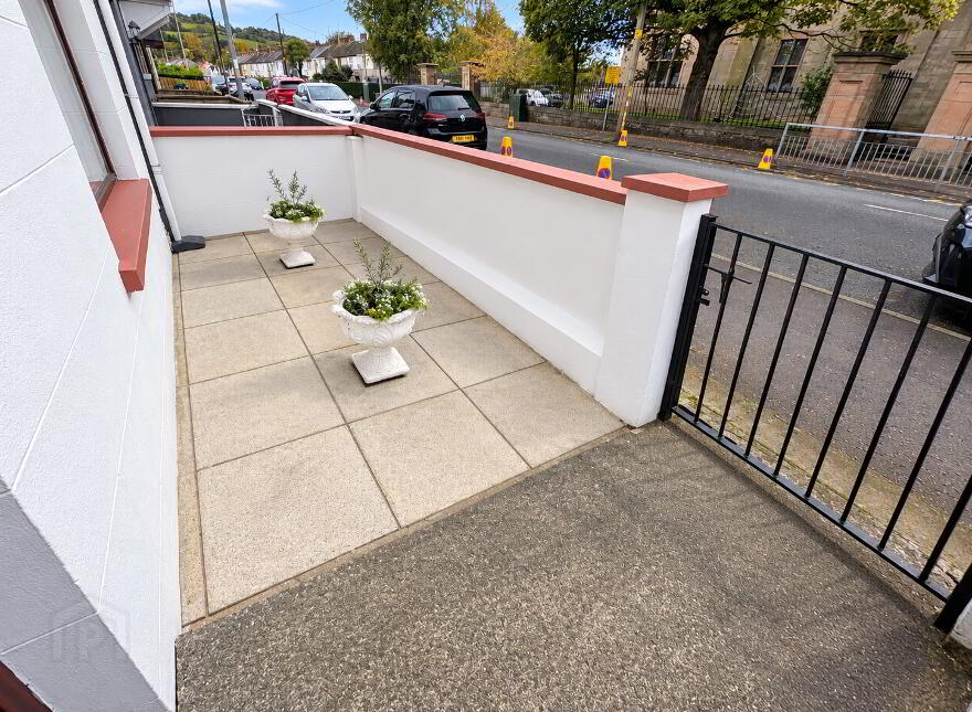 28 Scrabo Road, Newtownards, BT23 4NR