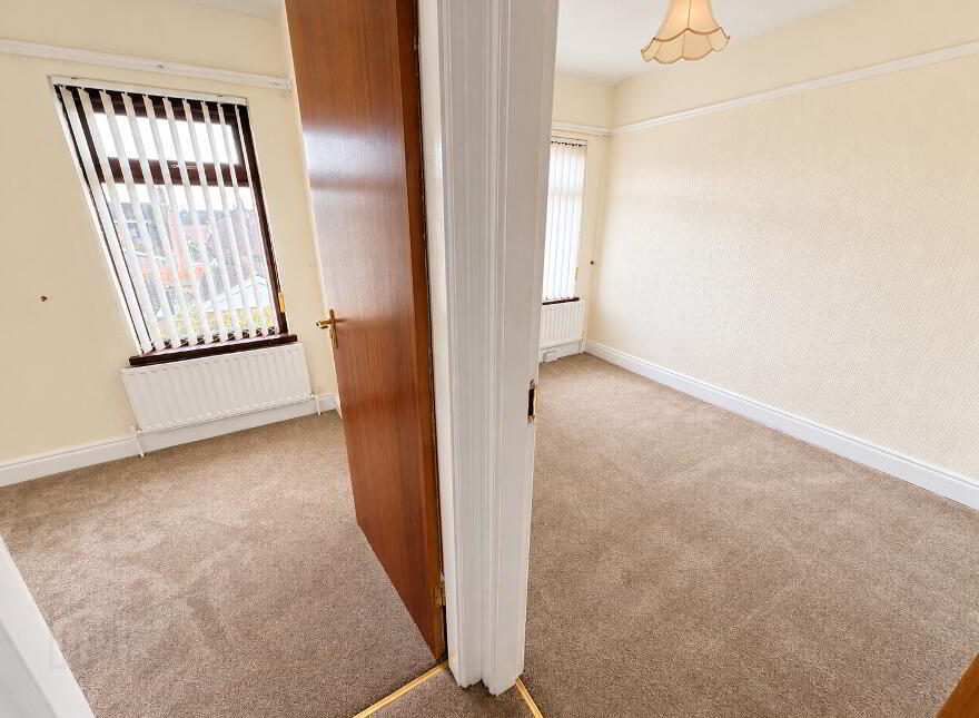28 Scrabo Road, Newtownards, BT23 4NR