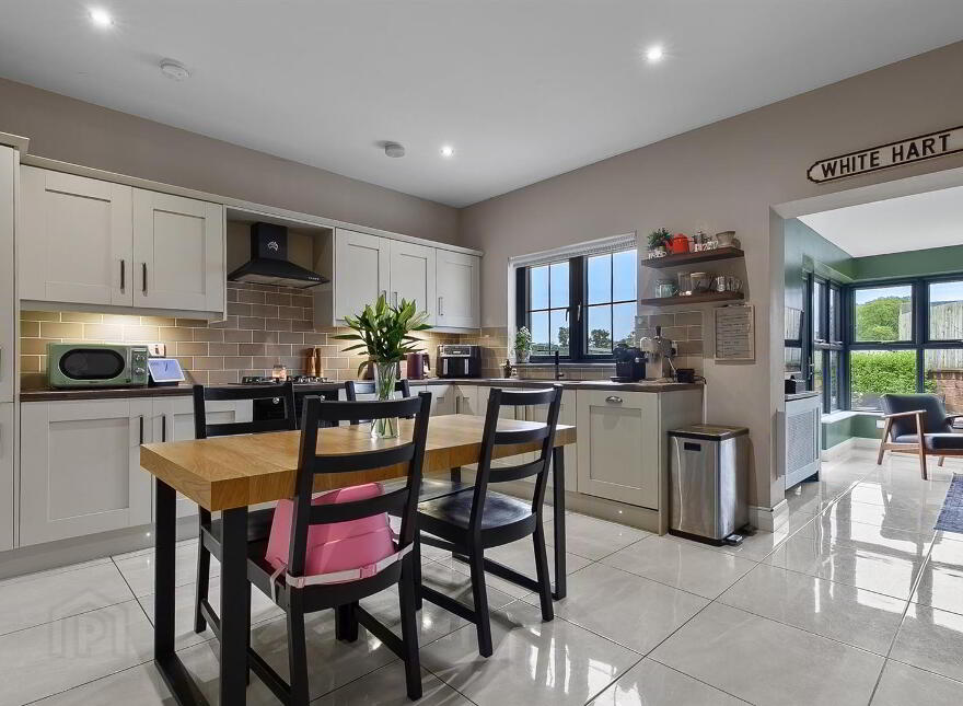 4 Hansons Hall Park, Ballyclare, BT39 9YG