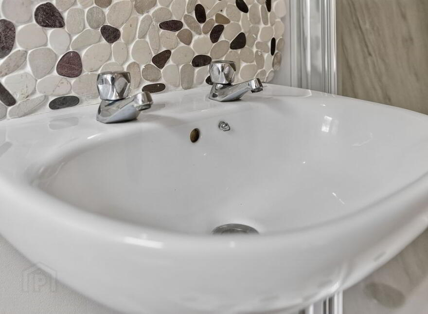 Marina House, 137a Shore Road, Ballyronan, Magherafelt, BT45 6JA