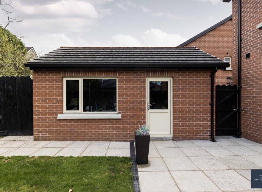 57 Mossvale Meadows, Dromore, BT25 1GF