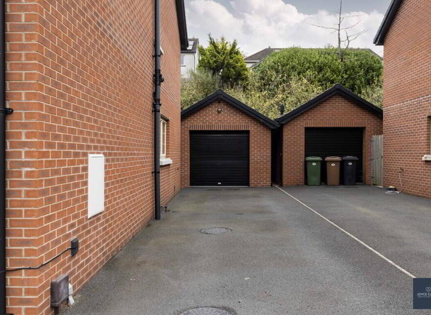 57 Mossvale Meadows, Dromore, BT25 1GF