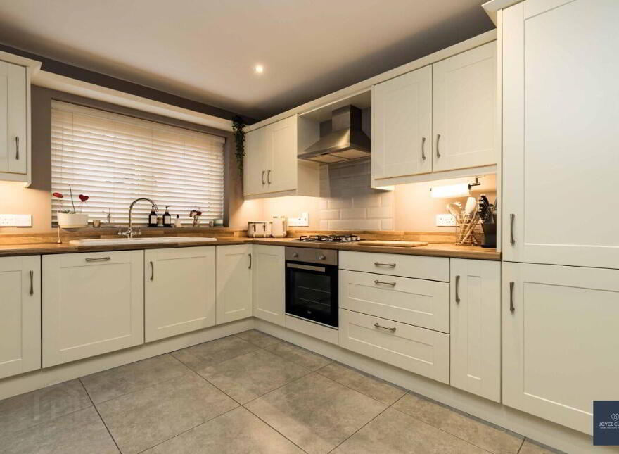 57 Mossvale Meadows, Dromore, BT25 1GF