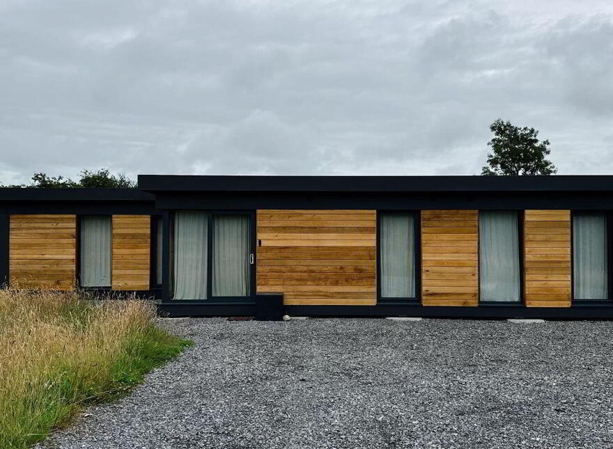 Grimmauld Place, 12 Clooncan, Loughglynn, Loughglynn, F45DK15