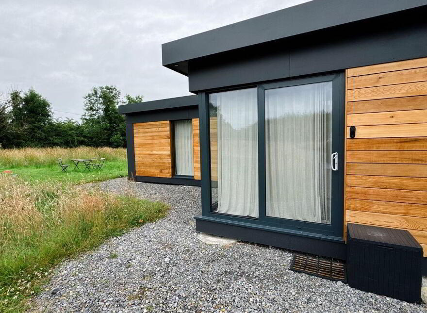 Grimmauld Place, 12 Clooncan, Loughglynn, Loughglynn, F45DK15