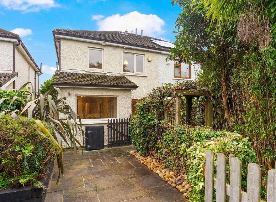 10 Glenbourne View, Leopardstown Valley, Leopardstown, Dublin 18, D18V8X4
