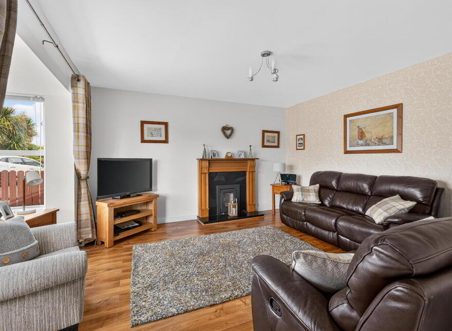 8 Castlehill, Comber, Newtownards, BT23 5XA