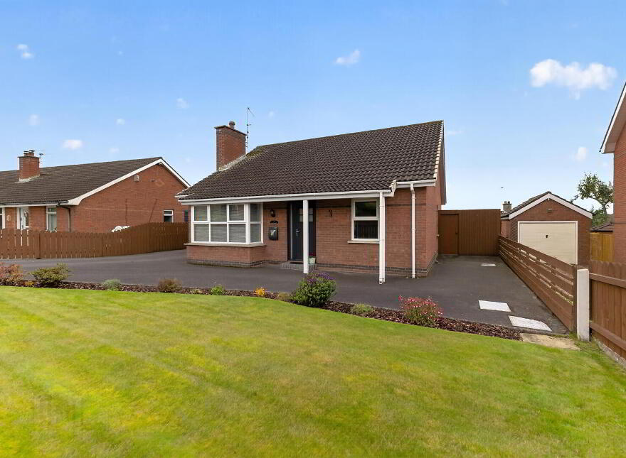 8 Castlehill, Comber, Newtownards, BT23 5XA