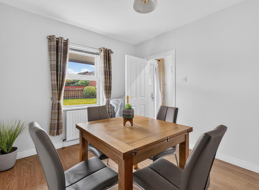8 Castlehill, Comber, Newtownards, BT23 5XA