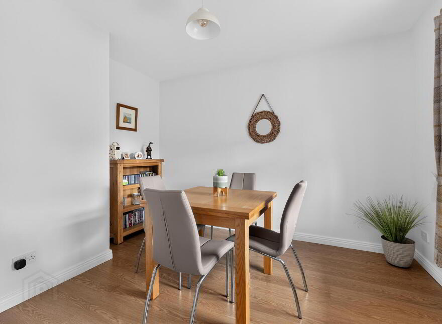 8 Castlehill, Comber, Newtownards, BT23 5XA