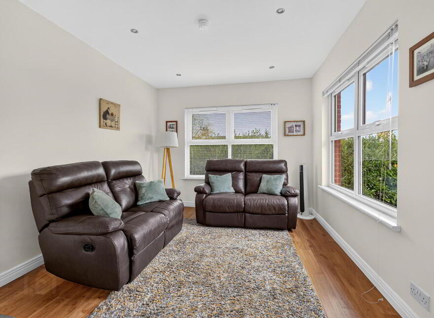 8 Castlehill, Comber, Newtownards, BT23 5XA