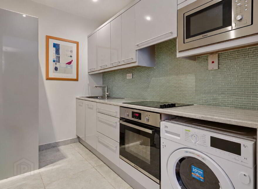 98 Jervis Place, Strand Street, Dublin 1, D01